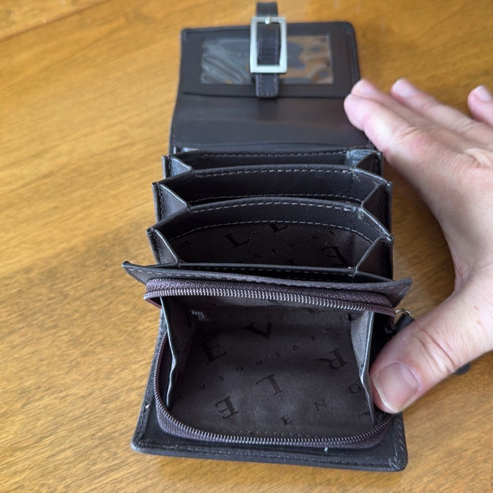 Levenger wallet  - Picture 6 of 7